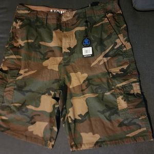 Mens Monument Shorts Sz. 42